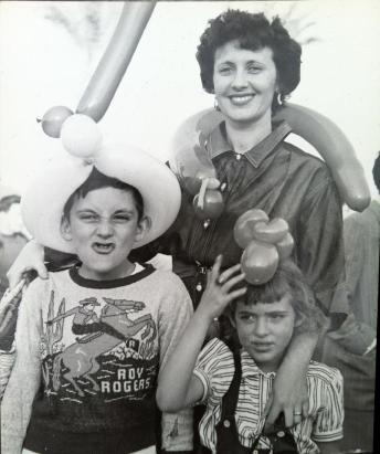 paul.gayle.momw:balloons